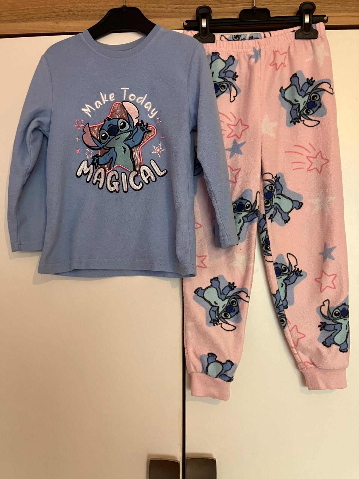 Nette stitch pyjama maat 116, Ophalen of Verzenden, Zo goed als nieuw, Meisje, Nacht- of Onderkleding