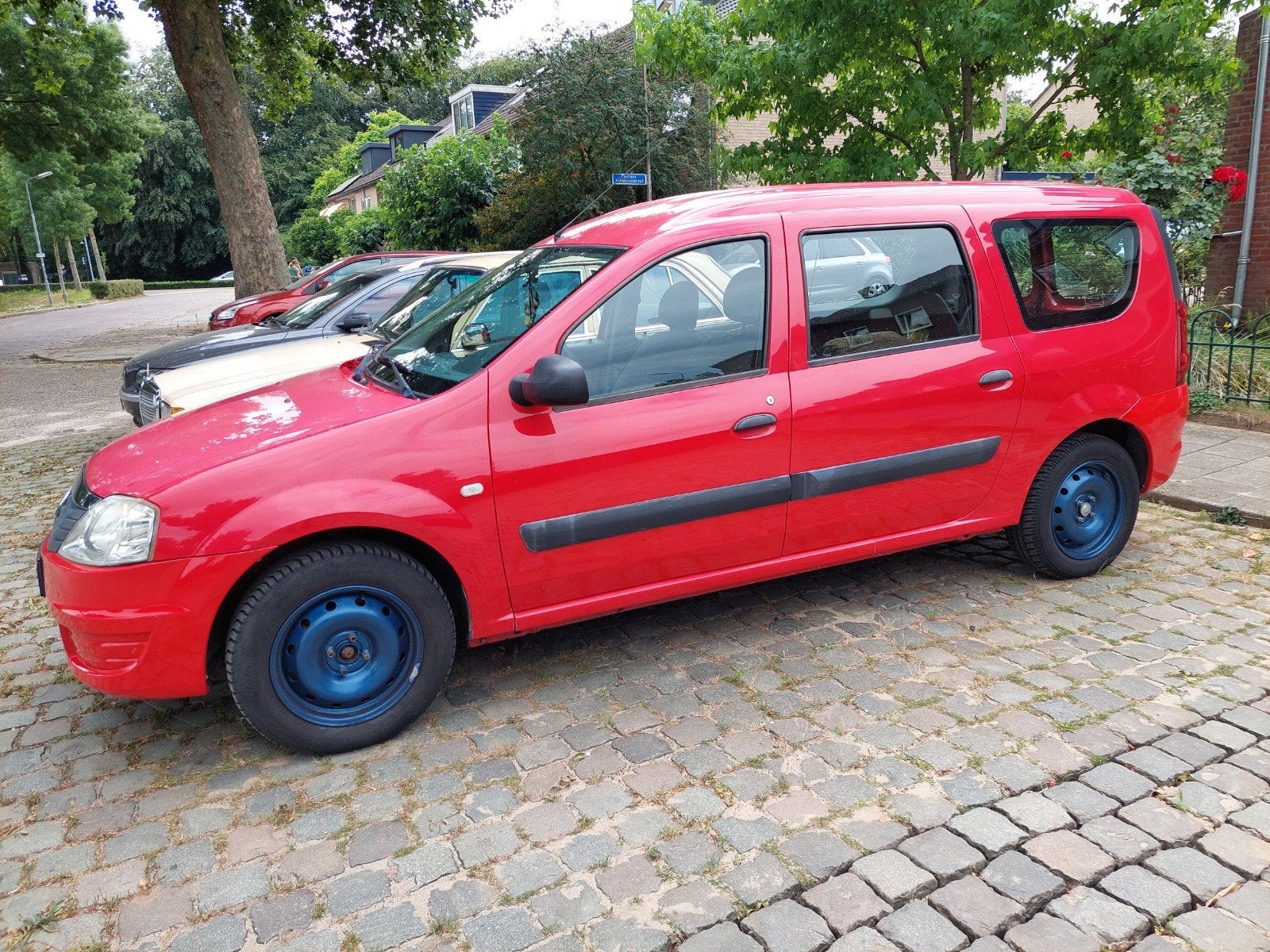 Dacia Logan 1.4 MCV 55KW 5P 2009 Rood, 74 pk, 4 cilinders, 620 kg, Stationwagon
