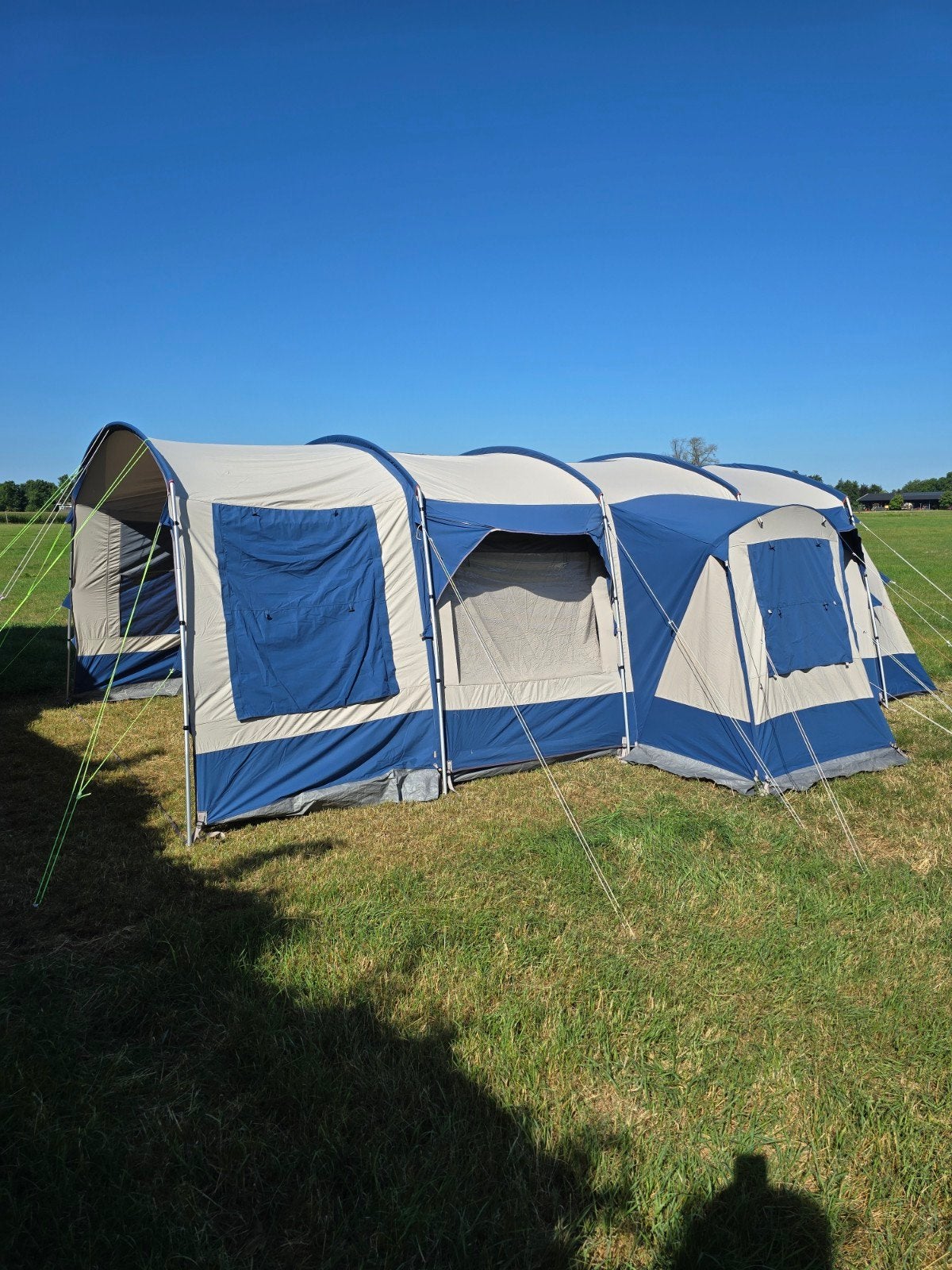 Vrijbuiter Linden 420 ruime familietent., Caravans en Kamperen, Tenten, Ophalen, Gebruikt, Tot en met 5