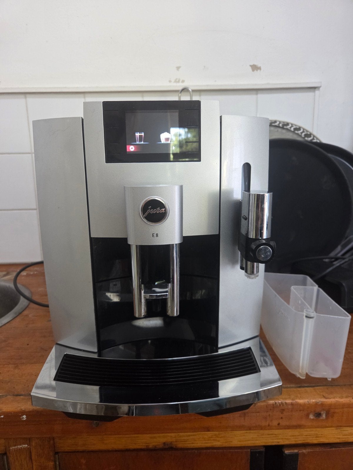 Jura E8 Moonlight Silver Koffiemachine - Zo goed als nieuw, Witgoed en Apparatuur, Koffiezetapparaten, Ophalen, Espresso apparaat