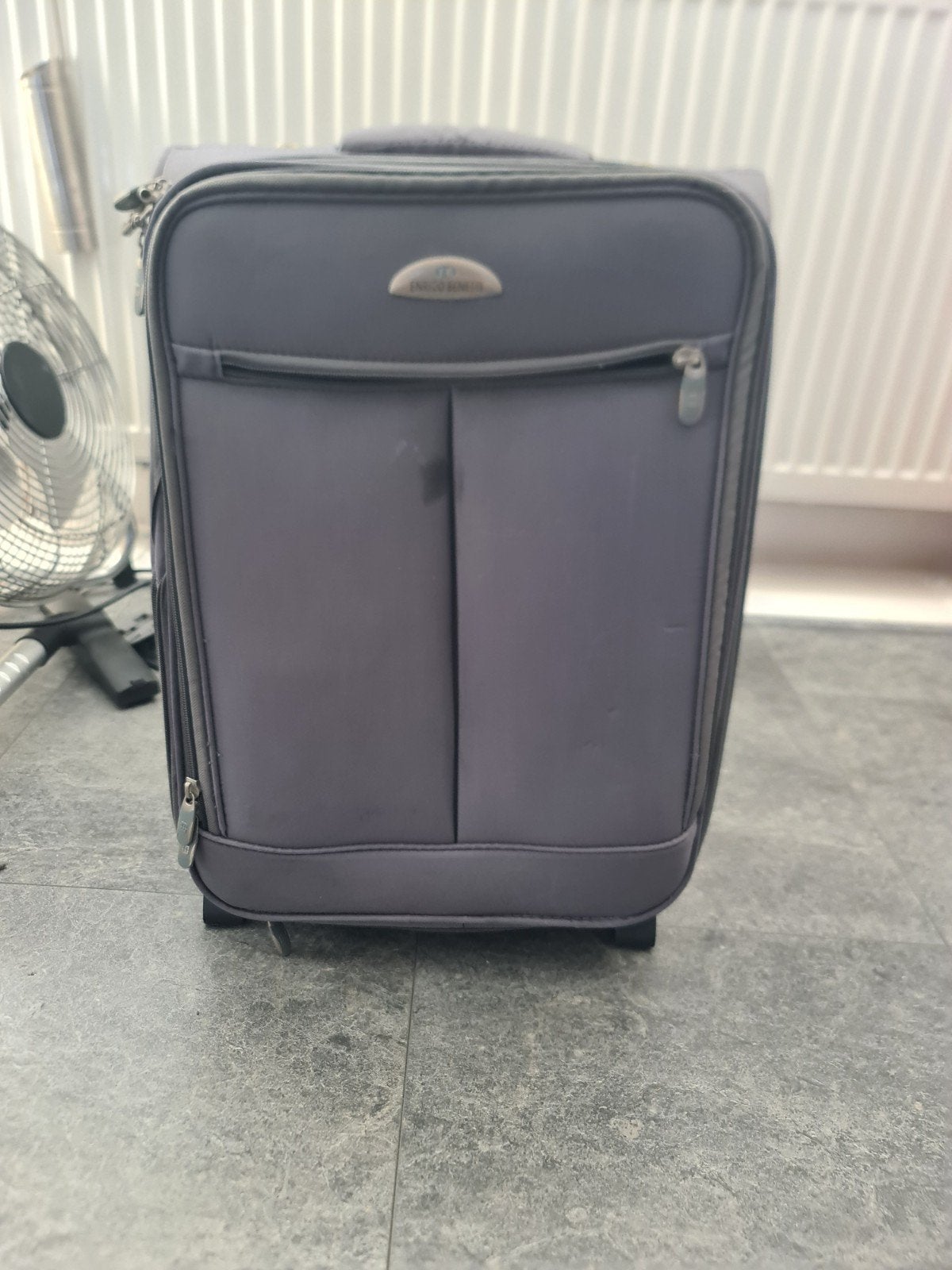 grijze reiskoffer met wieltjes en uitschuifbare hand, Gebruikt, 20 tot 30 cm, Ophalen of Verzenden, 55 tot 75 cm
