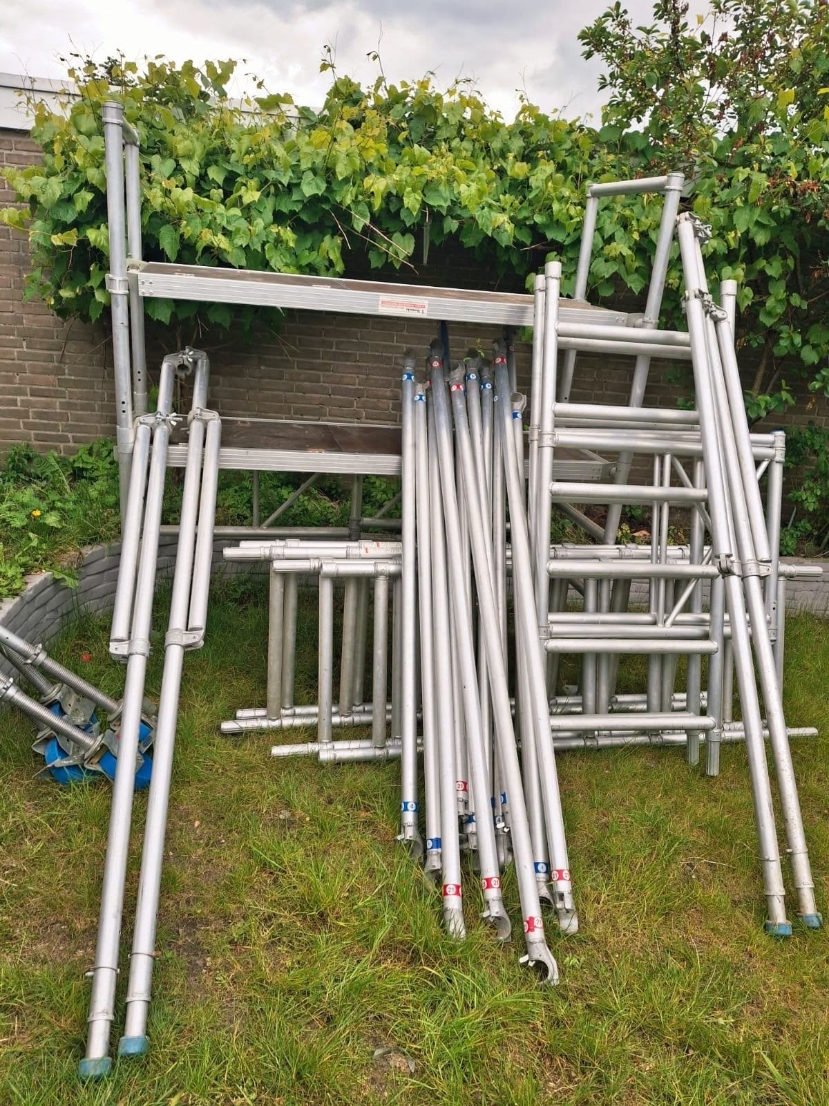 Nieuwe Skyworks rolsteiger 7,5 meter + kleine steiger, Doe-het-zelf en Verbouw, Ophalen of Verzenden, Nieuw, Rolsteiger of Kamersteiger