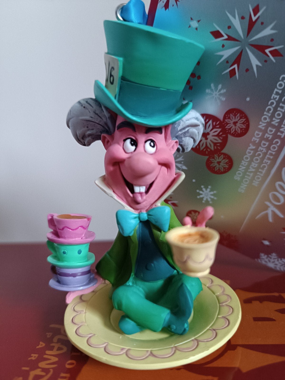 Disney Kerst Ornamen Mad Hatter Beeldje  Alice in Wonderland, Ophalen of Verzenden, Overige figuren, Zo goed als nieuw, Beeldje of Figuurtje