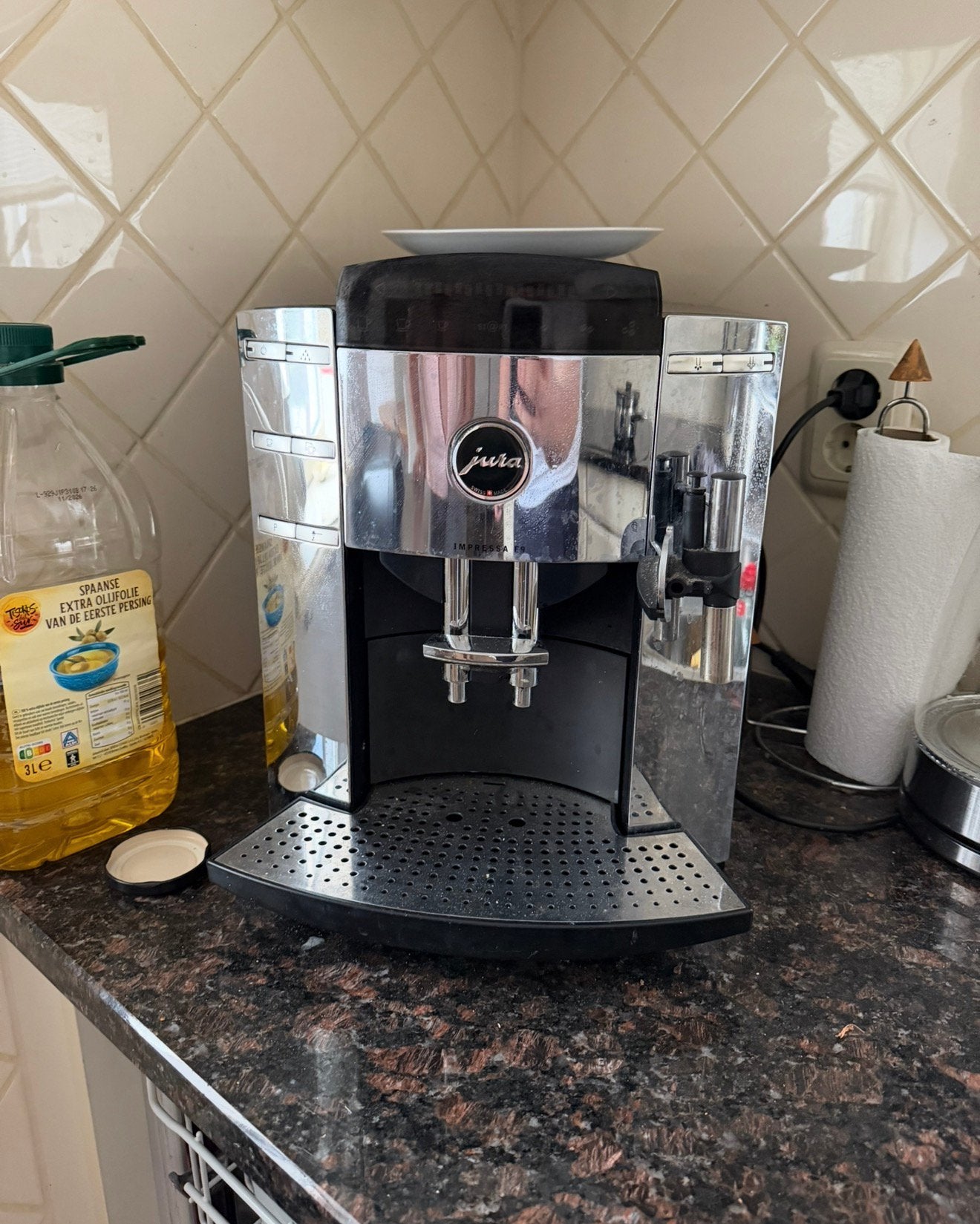 Jura Impressa F9 Chrome, 10 kopjes of meer, Ophalen, Zo goed als nieuw, Koffiemachine