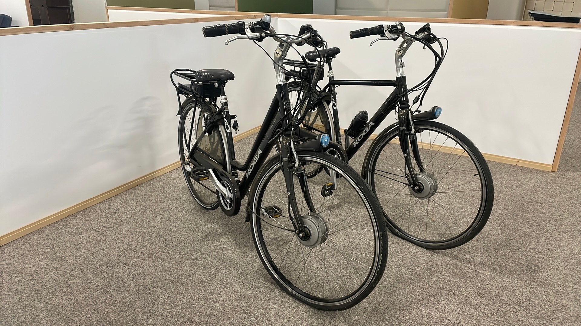 Set Koga electrische heren en dames fietsen, Fietsen en Brommers, Elektrische fietsen, 51 tot 55 cm, Ophalen, Zo goed als nieuw