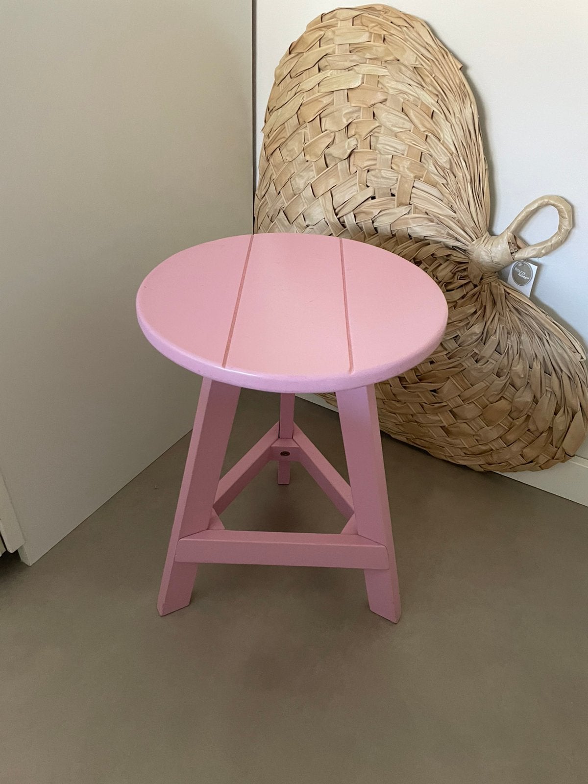 Roze kruk, Ophalen, Gebruikt, Stoel(en)
