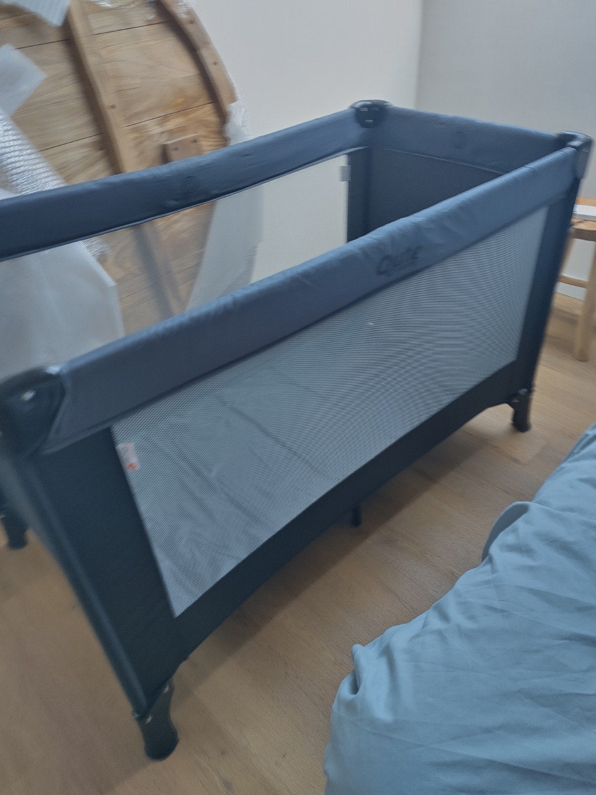 Qute Q-sleep campingbedje met extra matrasje, Ophalen, Zo goed als nieuw, Matras