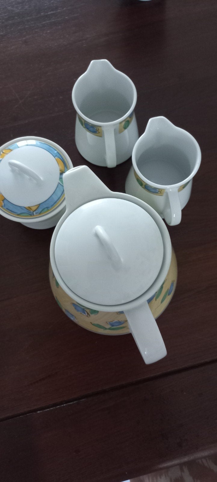 WINTERLING TULIPS KOFFIEPOT/SUIKERPOT/2 MELKKANNETJES, Ophalen of Verzenden, Zo goed als nieuw, Overige stijlen, Kop(pen) en/of Schotel(s)