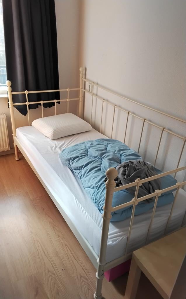 Ikea Tromsnes bed 200x90 met roze bak op wieltjes, Ophalen of Verzenden