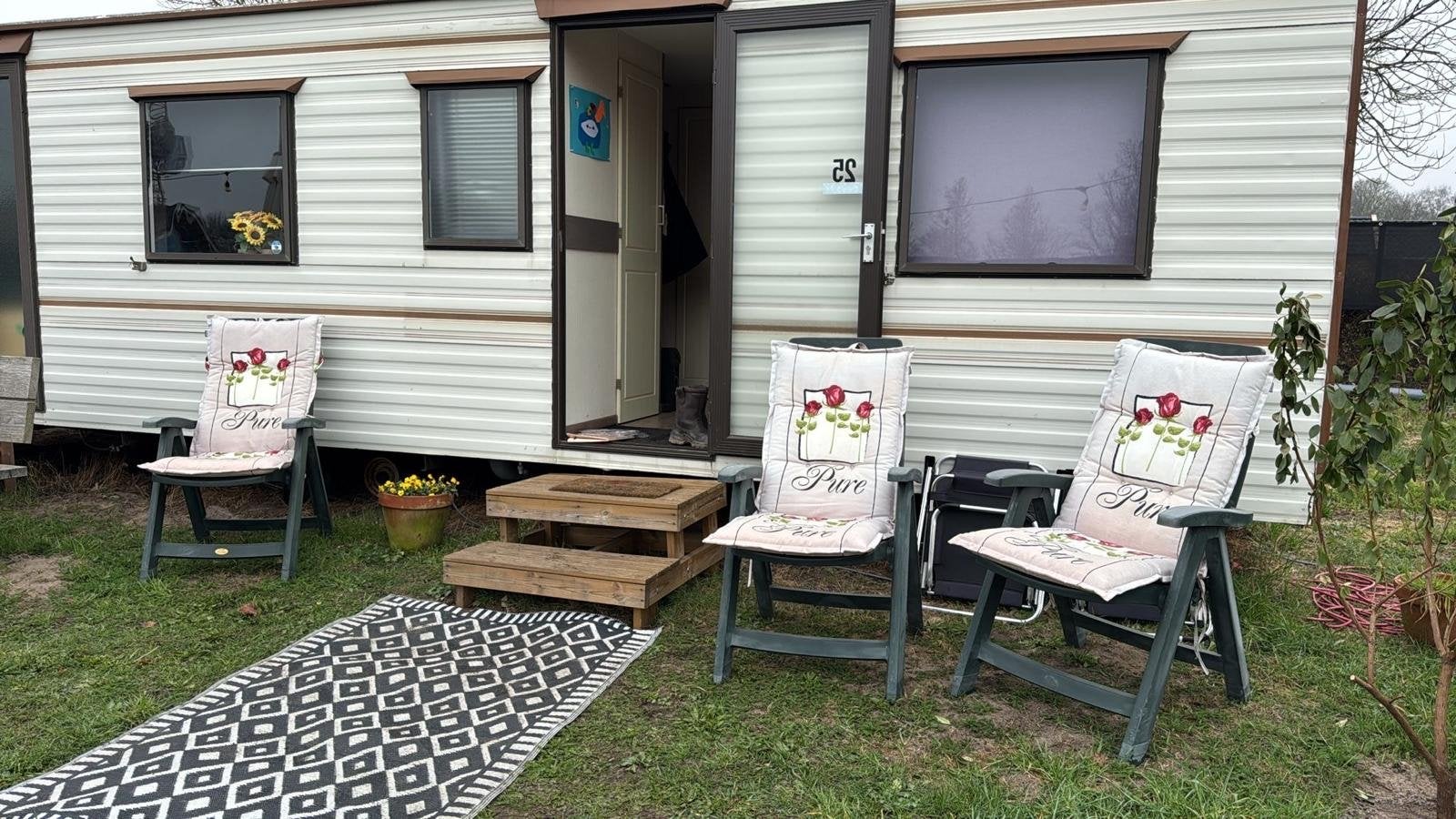 Ruime en gezellige stacaravan met 2 slaapkamers, Overige merken, Vast bed, Tot en met 2, Particulier