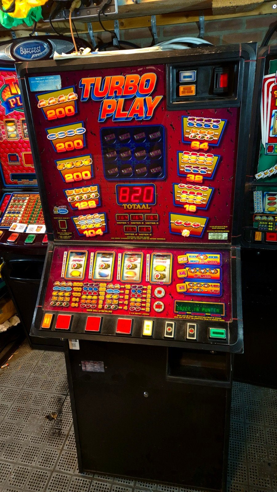 TURBO PLAY (Eerste Versie) Gokkast Halversie origineel op €€, Euro, Ophalen of Verzenden, Gebruikt, Met sleutels