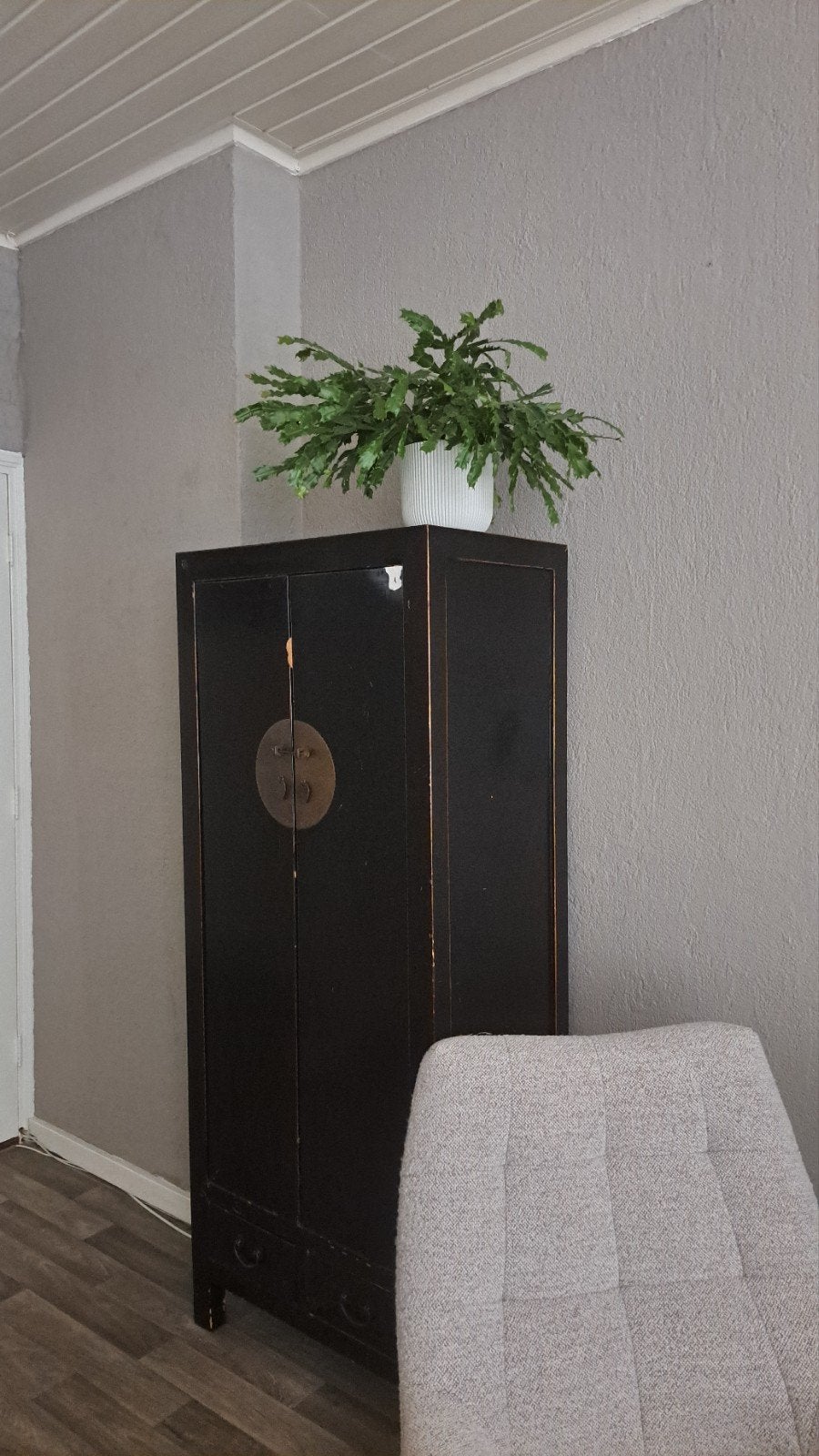 Zwarte Chinese kast, Huis en Inrichting, Kasten | Buffetkasten, Ophalen of Verzenden, Gebruikt, 25 tot 50 cm