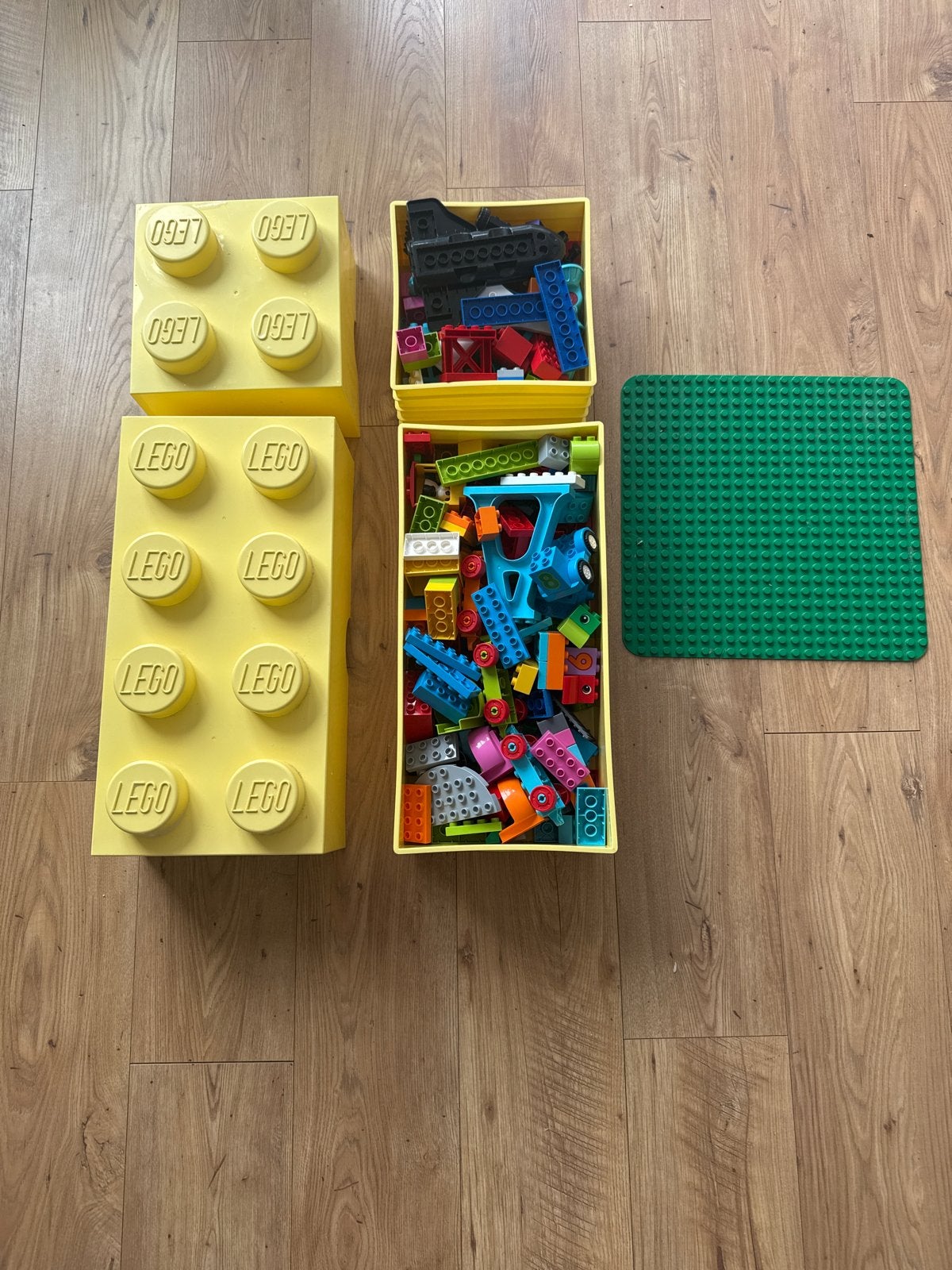 Grote partij LEGO  duplo met opbergboxen en grondplaat, Gebruikt, Lego, Ophalen of Verzenden, Inclusief accessoires