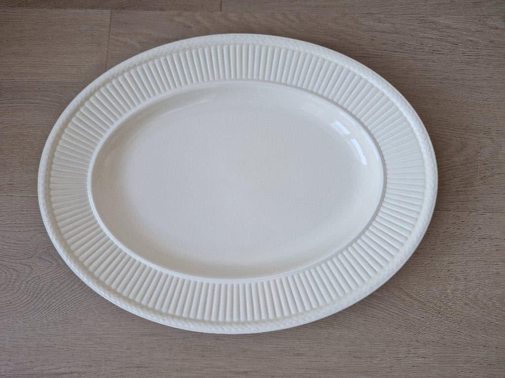 Wedgwood EDME serveerschaal 27,5x 35cm, Huis en Inrichting, Keuken | Servies, Nieuw, Ophalen of Verzenden, Schaal of Schalen, Wedgwood