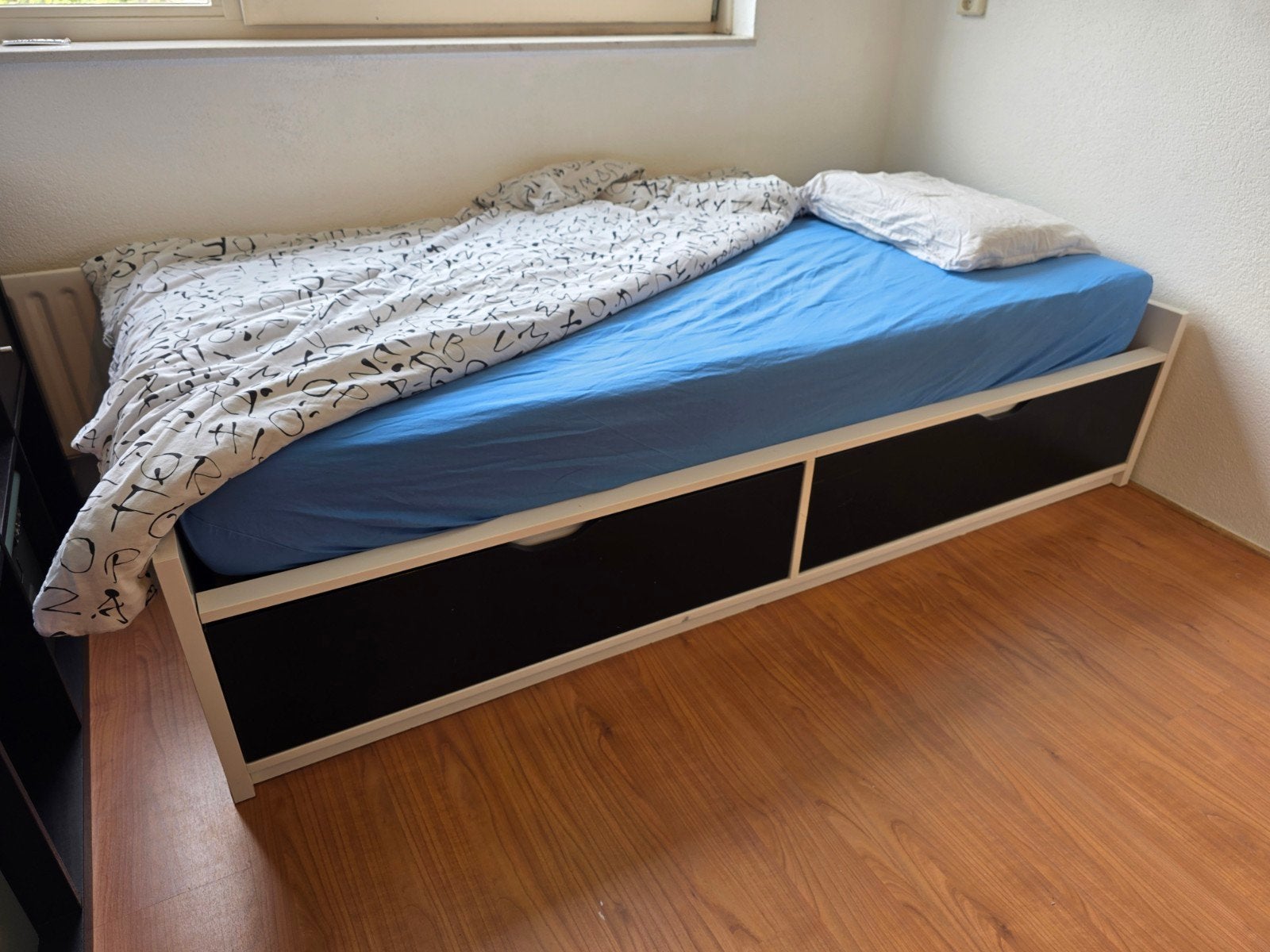 Eenpersoonsbed met opberglades - Wit/Zwart, Huis en Inrichting, Ophalen, Gebruikt, 90 cm, Eenpersoons