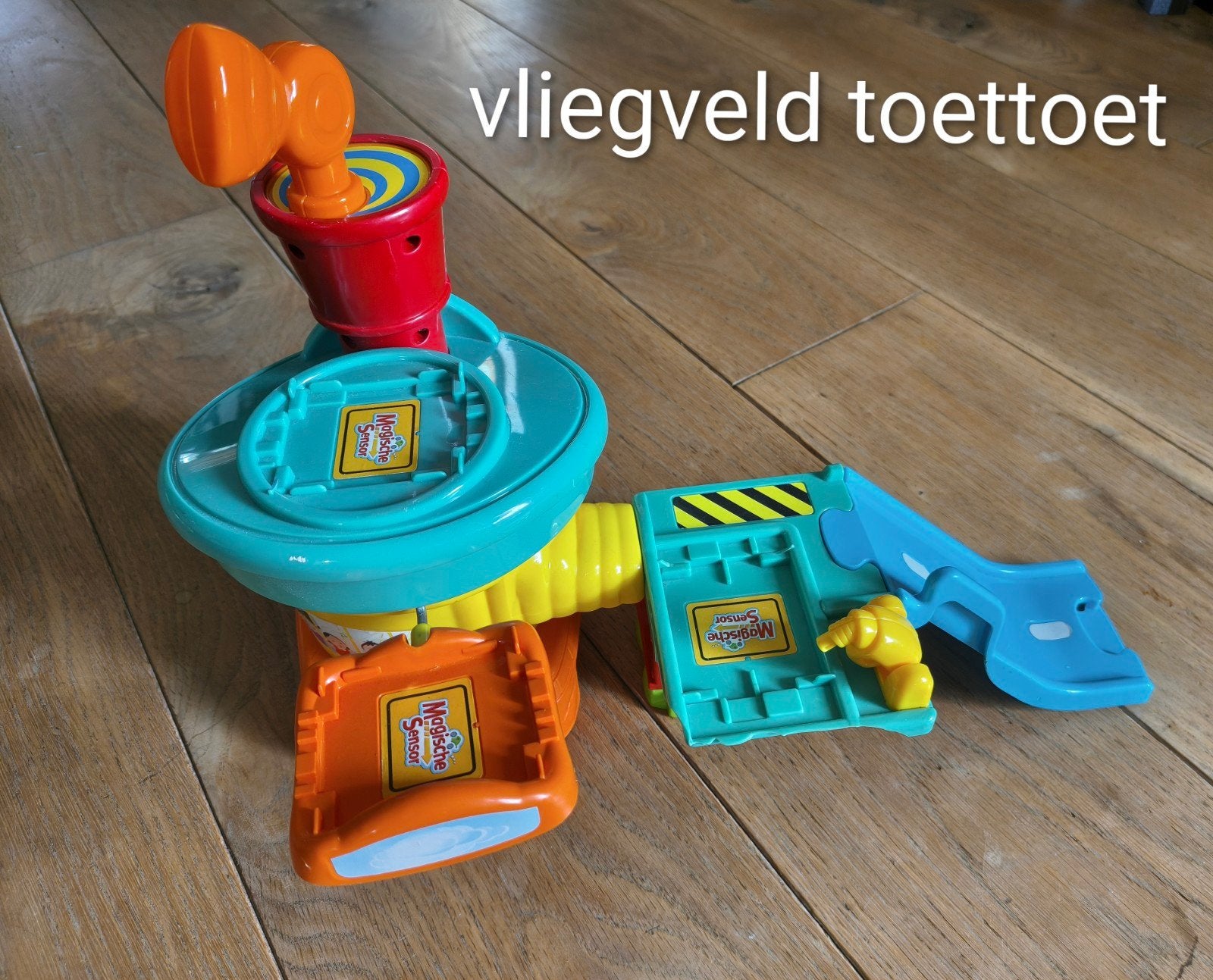 Vliegveld Toettoet, Ophalen of Verzenden, Gebruikt, Jongen of Meisje