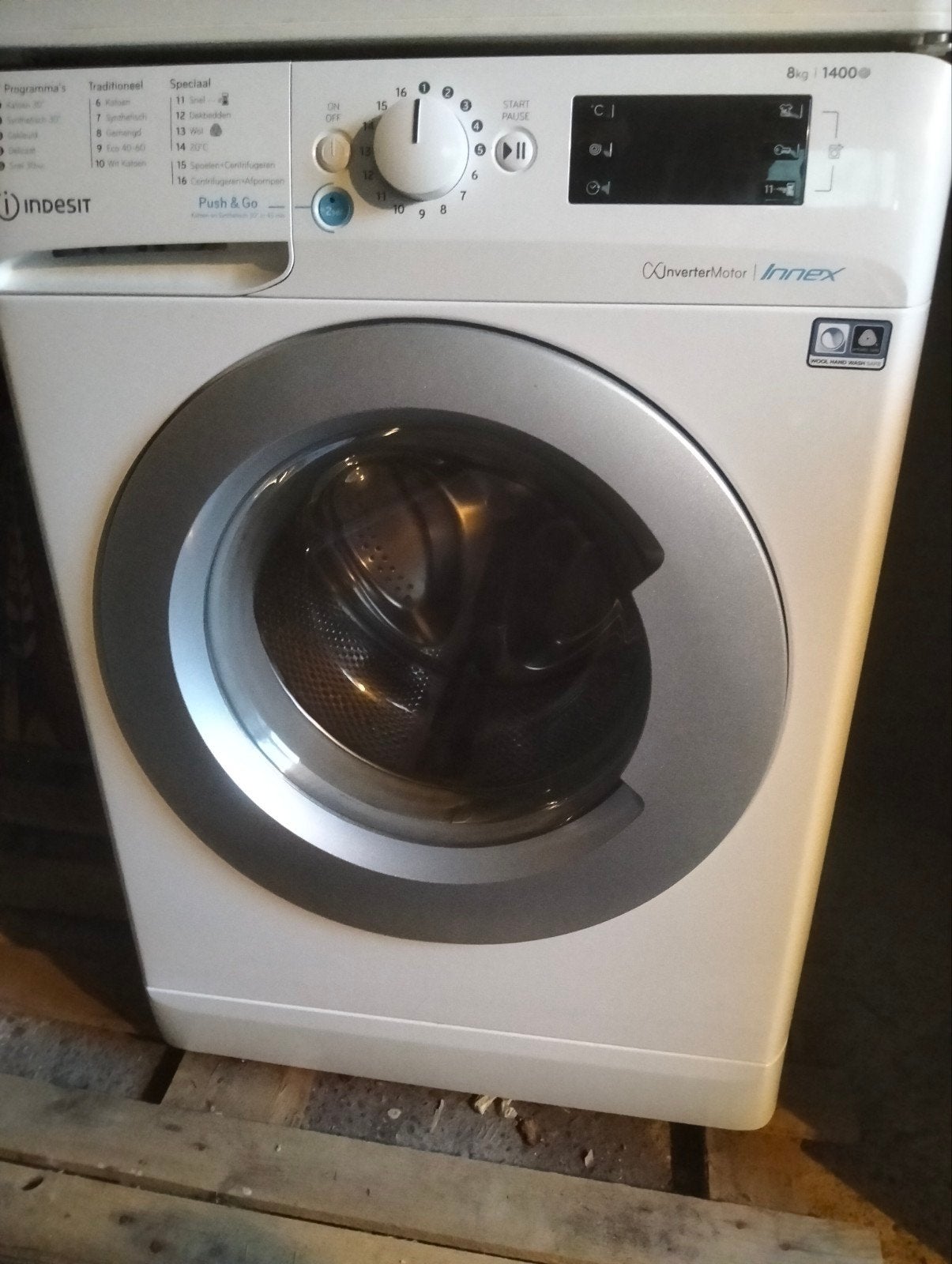 mooie goedwerkende indesit 8 kg wasmachine, Ophalen, Zo goed als nieuw, 85 tot 90 cm, Energieklasse A of zuiniger
