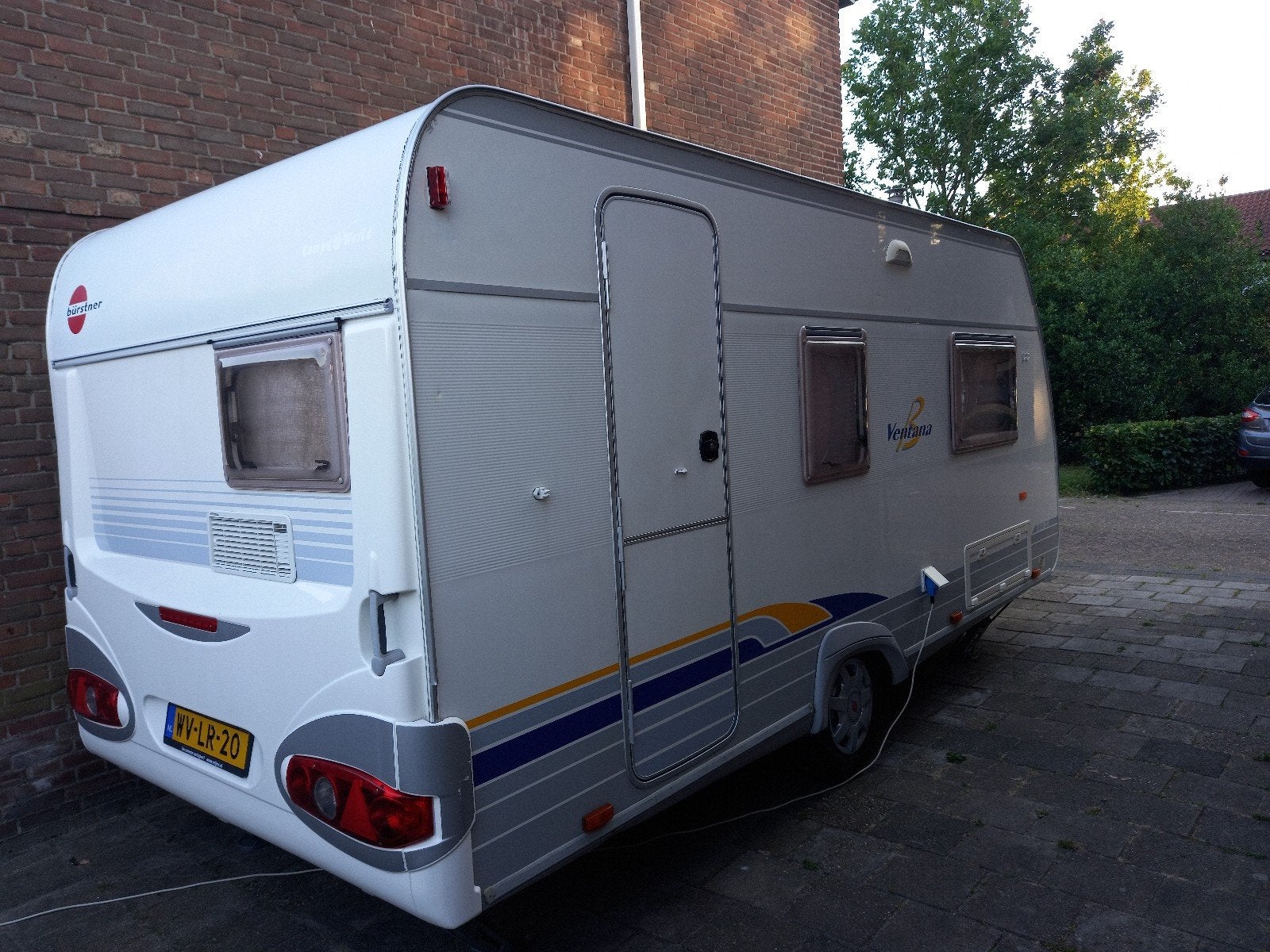 Burstner Ventana 410 ts bouwjaar 2007, Caravans en Kamperen, Caravans, Koelkast, Treinzit, Bürstner, 6 tot 7 meter