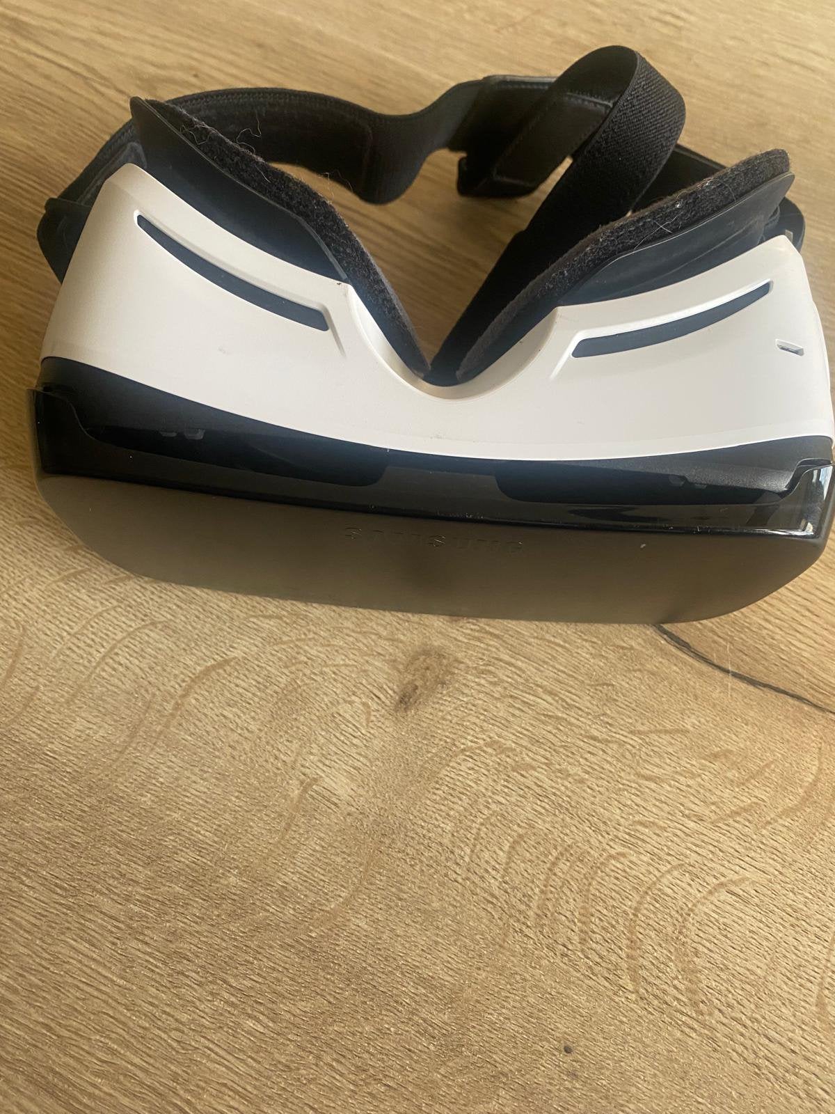 Samsung Gear VR Powered by Oculus – VR bril / headset, Spelcomputers en Games, Ophalen of Verzenden, Gebruikt, Telefoon