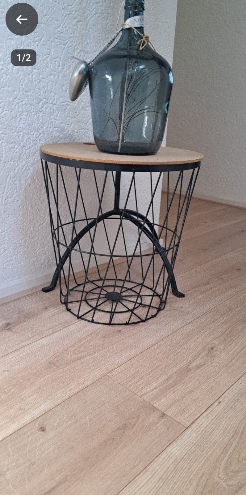Moderne bijzettafel met metalen onderstel en houten blad, Minder dan 45 cm, Minder dan 55 cm, Gebruikt, Modern, Industrieel