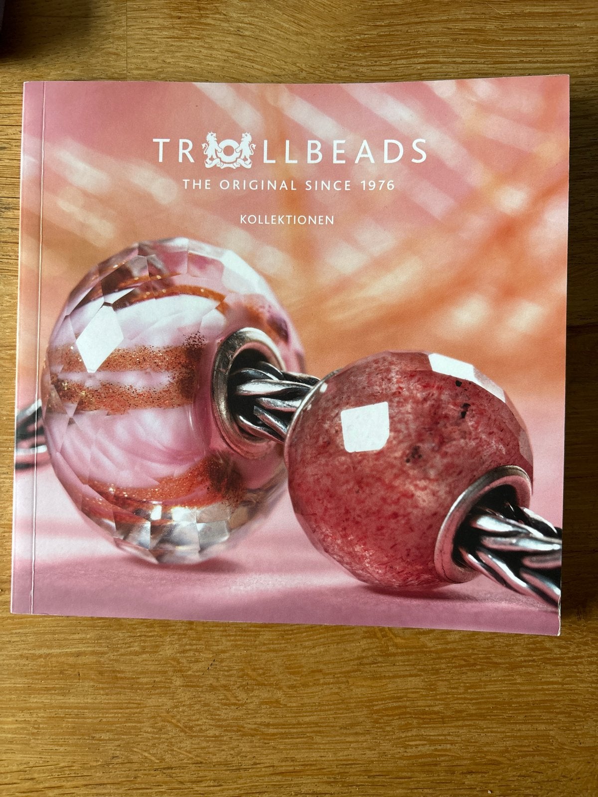 Trollbeads Collectie Catalogus - Deense Uitgave, Ophalen of Verzenden, Zo goed als nieuw, Catalogus