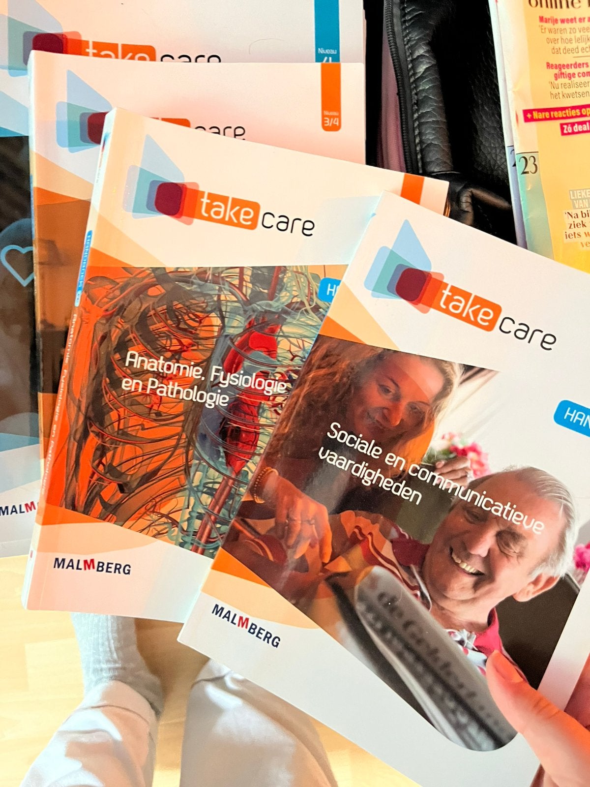 Take care Niveau 4 Maatschappelijke zorg Schoolboeken, Ophalen of Verzenden, Zo goed als nieuw, Overige niveaus, Nederlands
