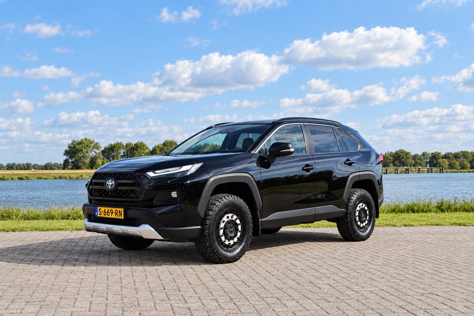 Toyota RAV4 2.5 Hybrid AWD ADV. (bj 2022, automaat), Auto's, Automaat, Gebruikt, Euro 6, 4 cilinders