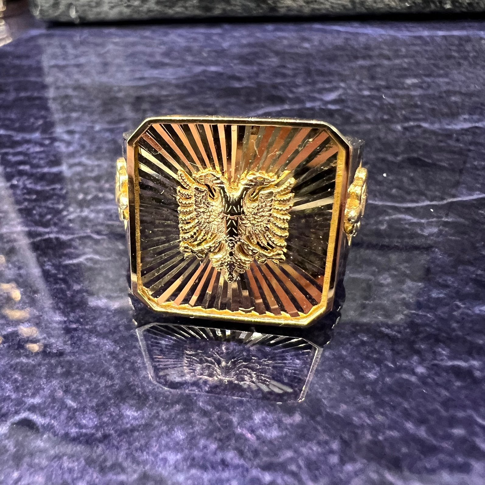 14k gouden ring tweekoppige adelaar model, Ophalen of Verzenden, Nieuw, Goud, Heer