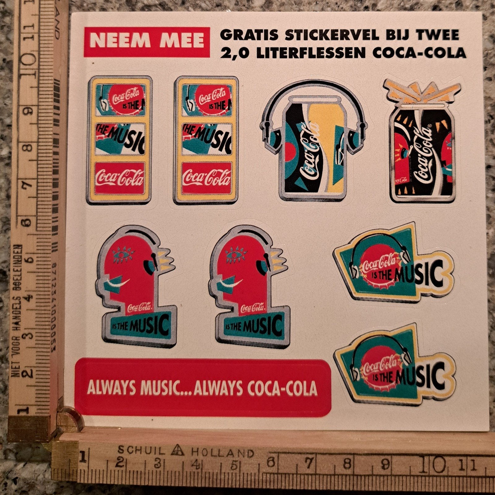 Vntage Coca-Cola is the music stickervel promo merk logo, Ophalen of Verzenden, Zo goed als nieuw