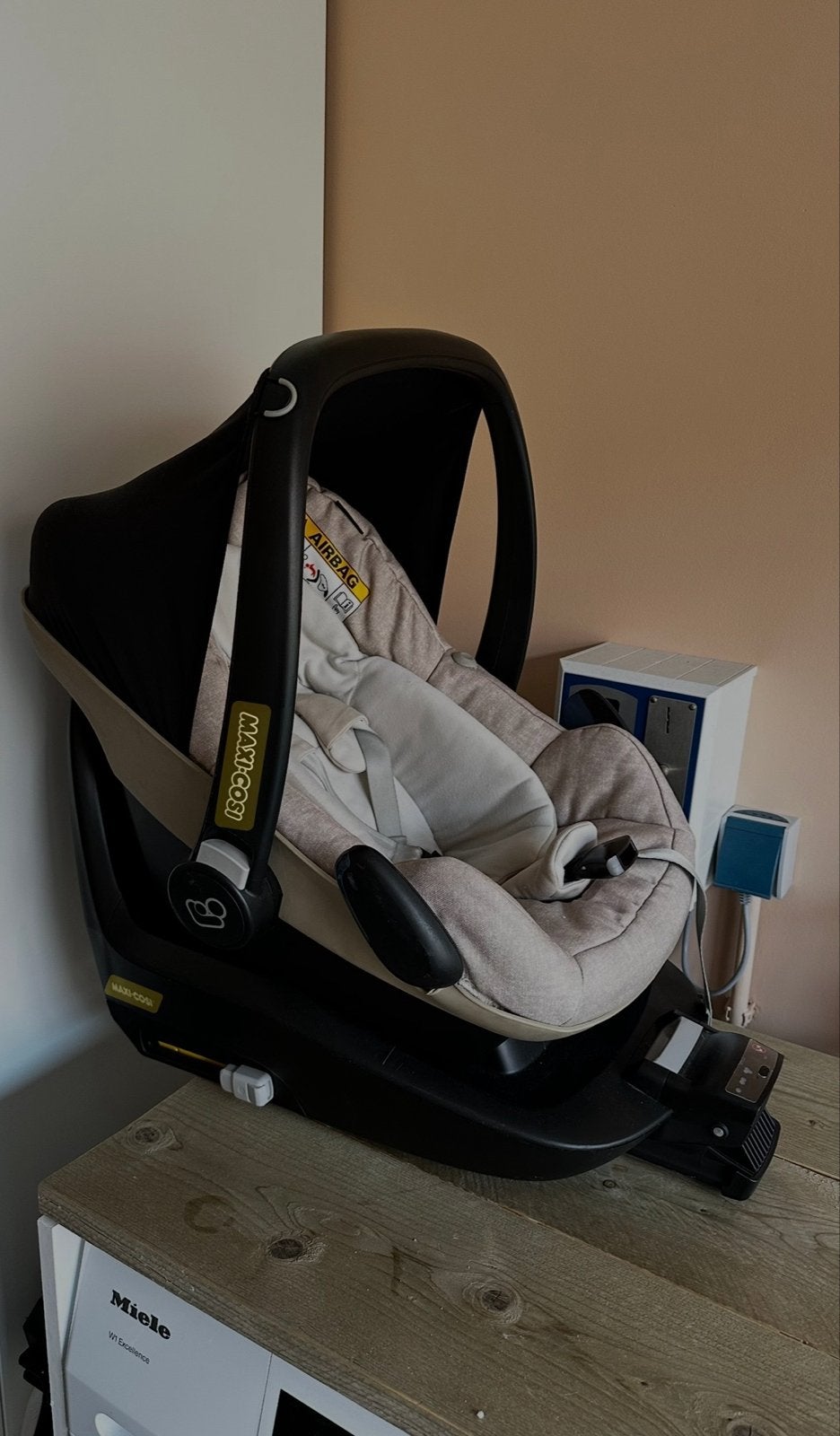 Maxi-Cosi met FamilyFix, Ophalen, Autogordel of Isofix, Gebruikt, Verstelbare rugleuning