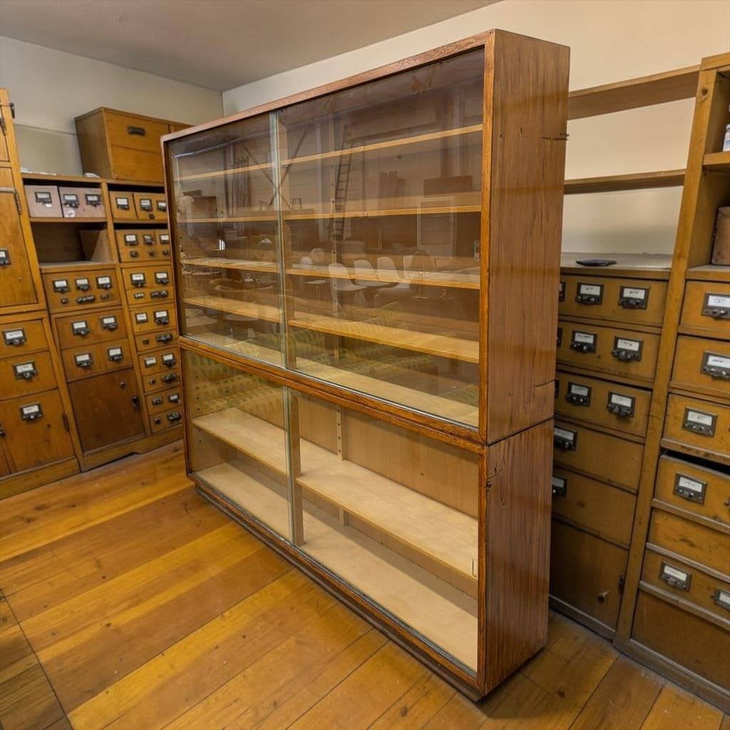 Vintage XL ondiepe houten vitrinekast / apotheekkast, Ophalen, Gebruikt, 50 tot 70 cm, 105 cm of meer