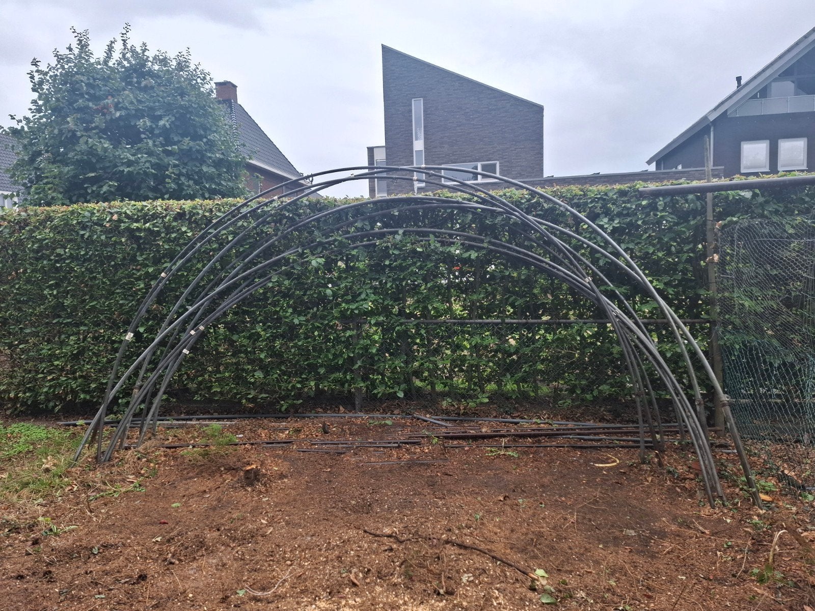 Metalen bogen buitentunnel (aardbeien, groenten, kruiden, Gebruikt, Overige materialen, Kweekkas, Ophalen