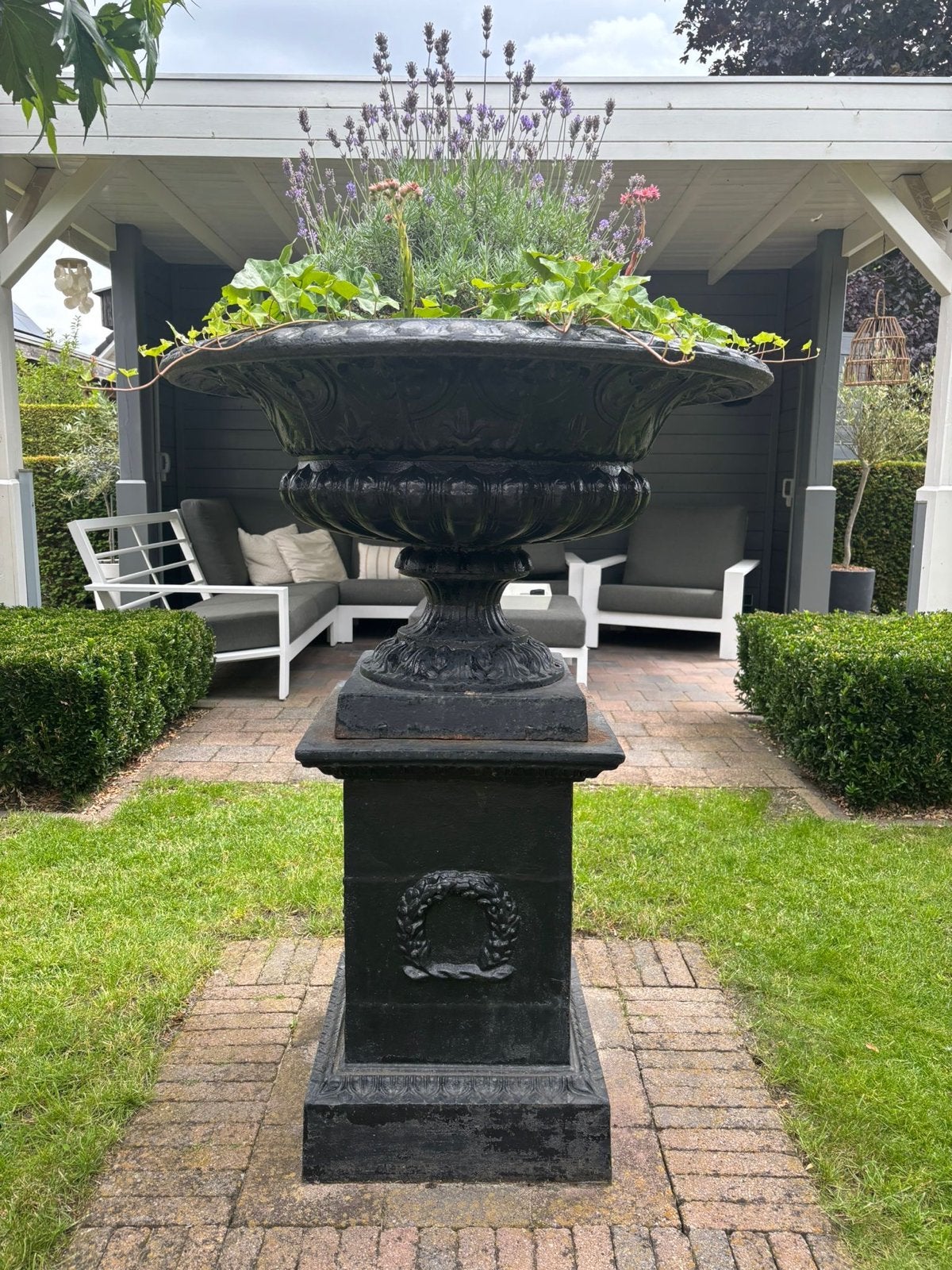 Prachtige Gietijzeren schaal op sokkel, Tuin en Terras, Bloempotten, Ophalen, Gebruikt, 40 cm of meer, Rond