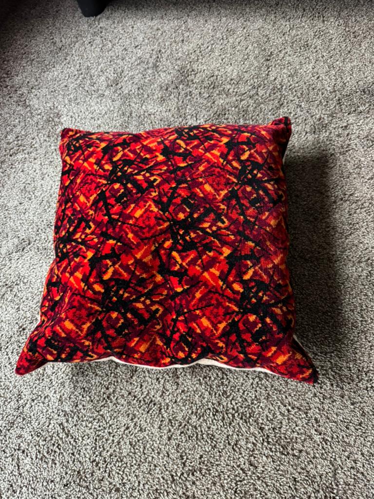 Mooi deens pluche rood kussentje!, Ophalen of Verzenden, Rood, Vierkant