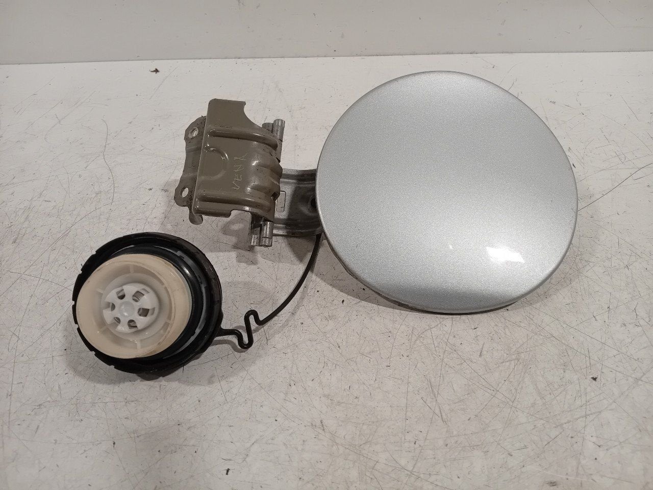 Tank klep Toyota Aygo, Onderdelen@venauto.nl, Van der Ven Autorecycling B.V., Gebruikt, Ettenseweg 76, 4706 PB Roosendaal, The Netherlands