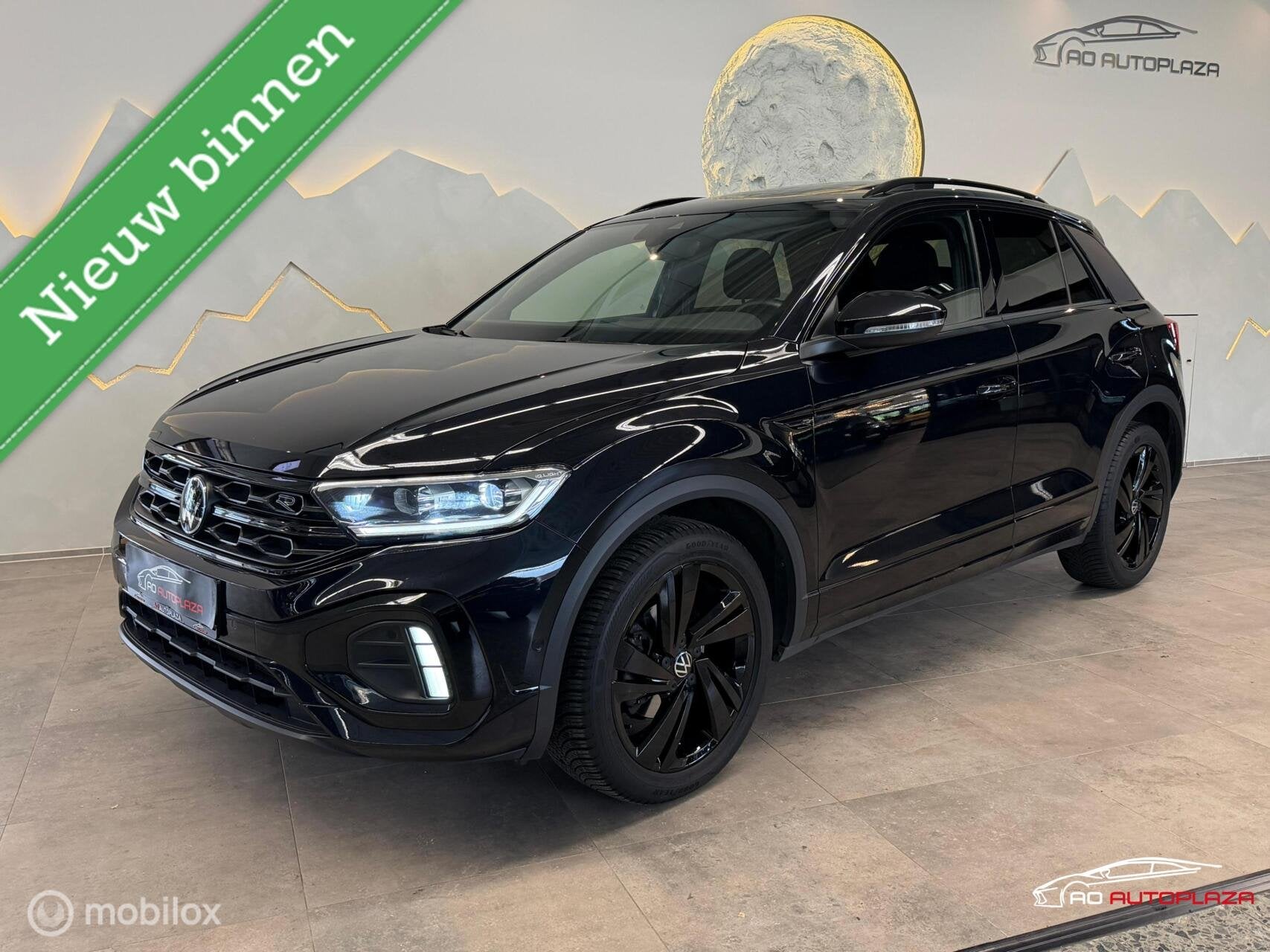 Volkswagen T-Roc 1.5 TSI 3x R-Line Panorama/Black Style/Came, 1258 kg, Zwart, 4 cilinders, 150 pk