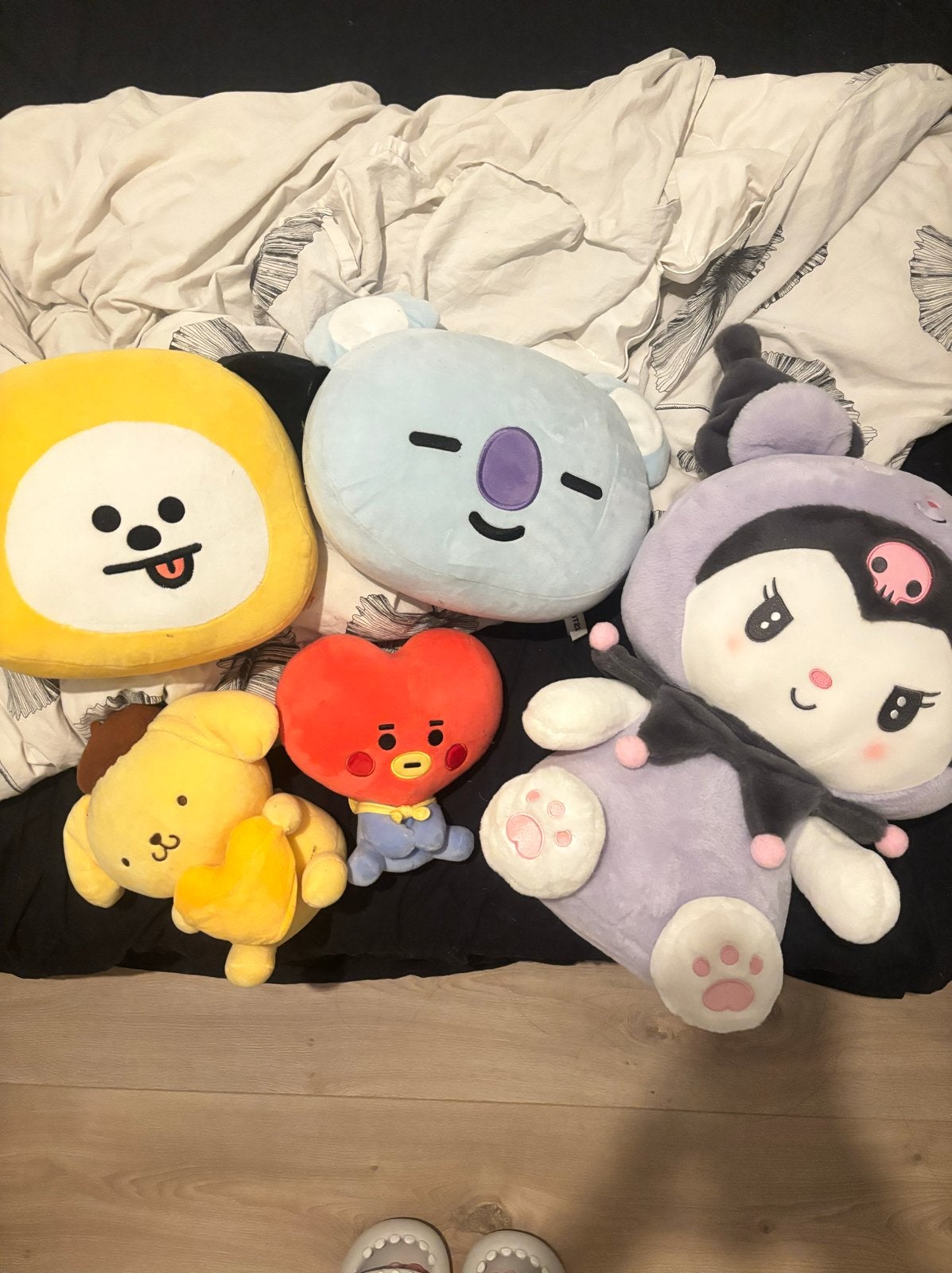 BT21 en Sanrio knuffels - Diverse karakters, Overige merken, Overige typen, Ophalen of Verzenden, Middelgroot (20 tot 80 cm)