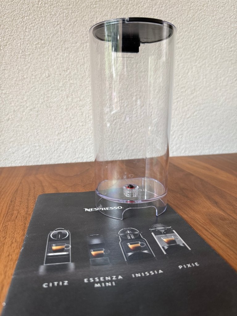 Nespresso Essenza Mini waterreservoir/tank, Witgoed en Apparatuur, Gebruikt, Koffiemachine, Ophalen of Verzenden, 4 tot 10 kopjes