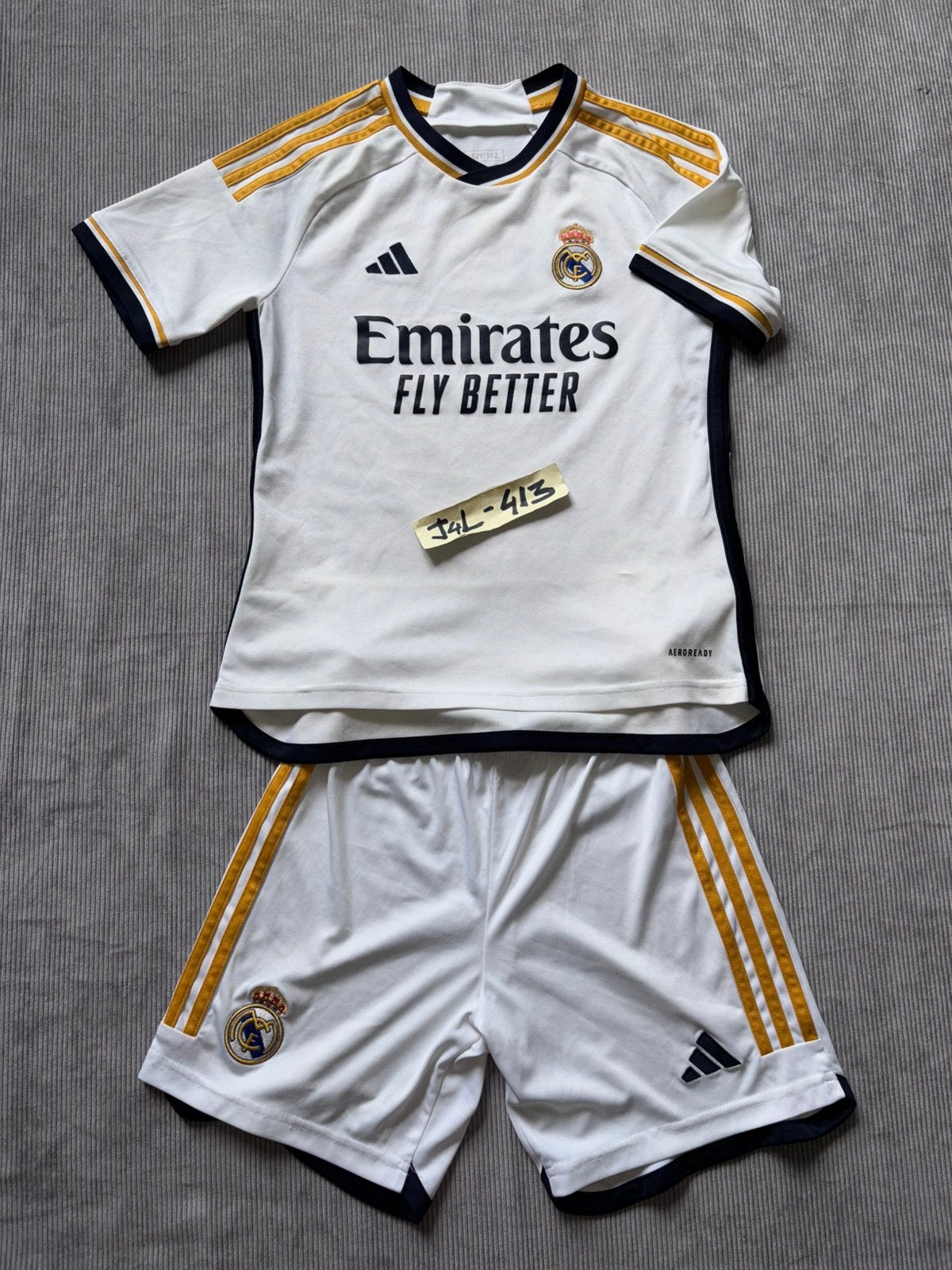 Origineel real madrid tenue Adidas emirates fly better,, Maat XS of kleiner, Verzenden, Zo goed als nieuw, Shirt