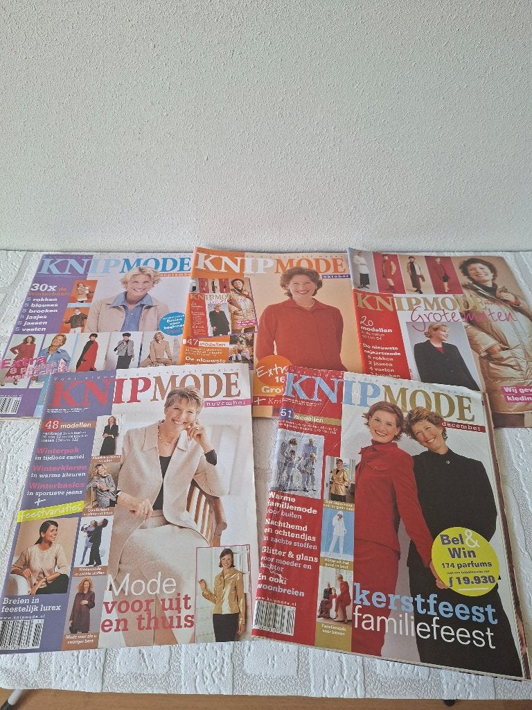 4x knipmode uit 2001 + 1 bijlage, Ophalen of Verzenden, Zo goed als nieuw, Vrouw, Knipmode