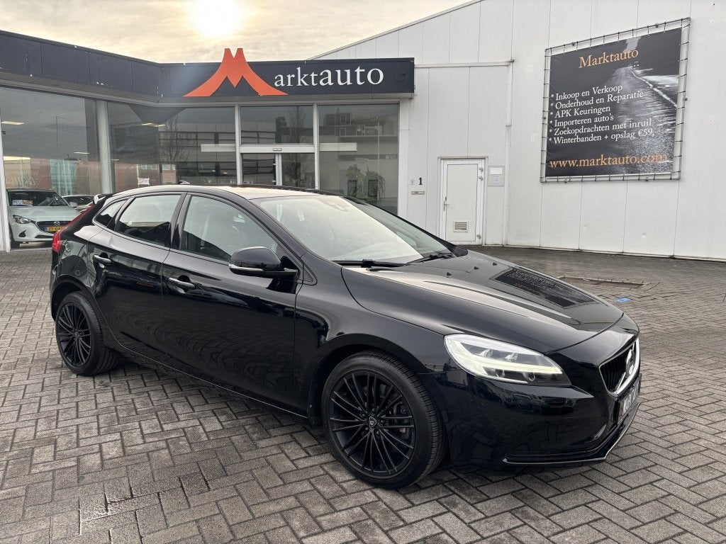 Volvo V40 1.5 T3 Dynamic Edition Navi Led Cruise Stoelverwar, Automaat, 4 cilinders, 700 kg, Leder en Stof