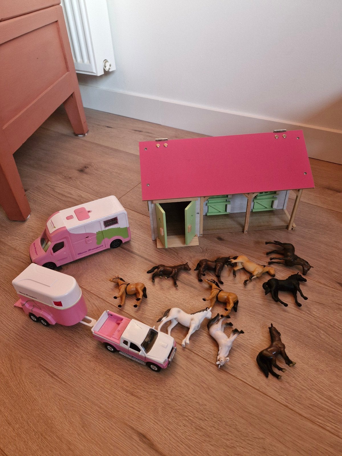 globe kids paardenstal, Ophalen, Zo goed als nieuw, Overige typen