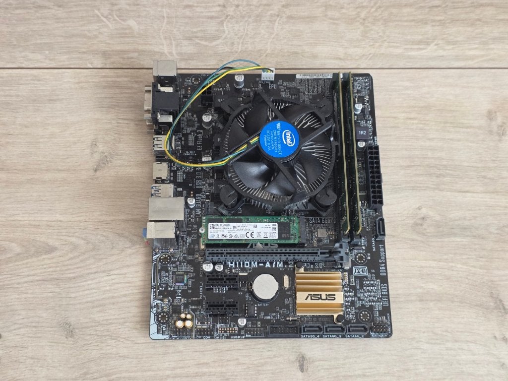 :ASUS H110M-A/M.2 met i3-7100 CPU + Ram+ SSD en Windows 11, Gebruikt, DDR3, Ophalen of Verzenden, Micro-ATX
