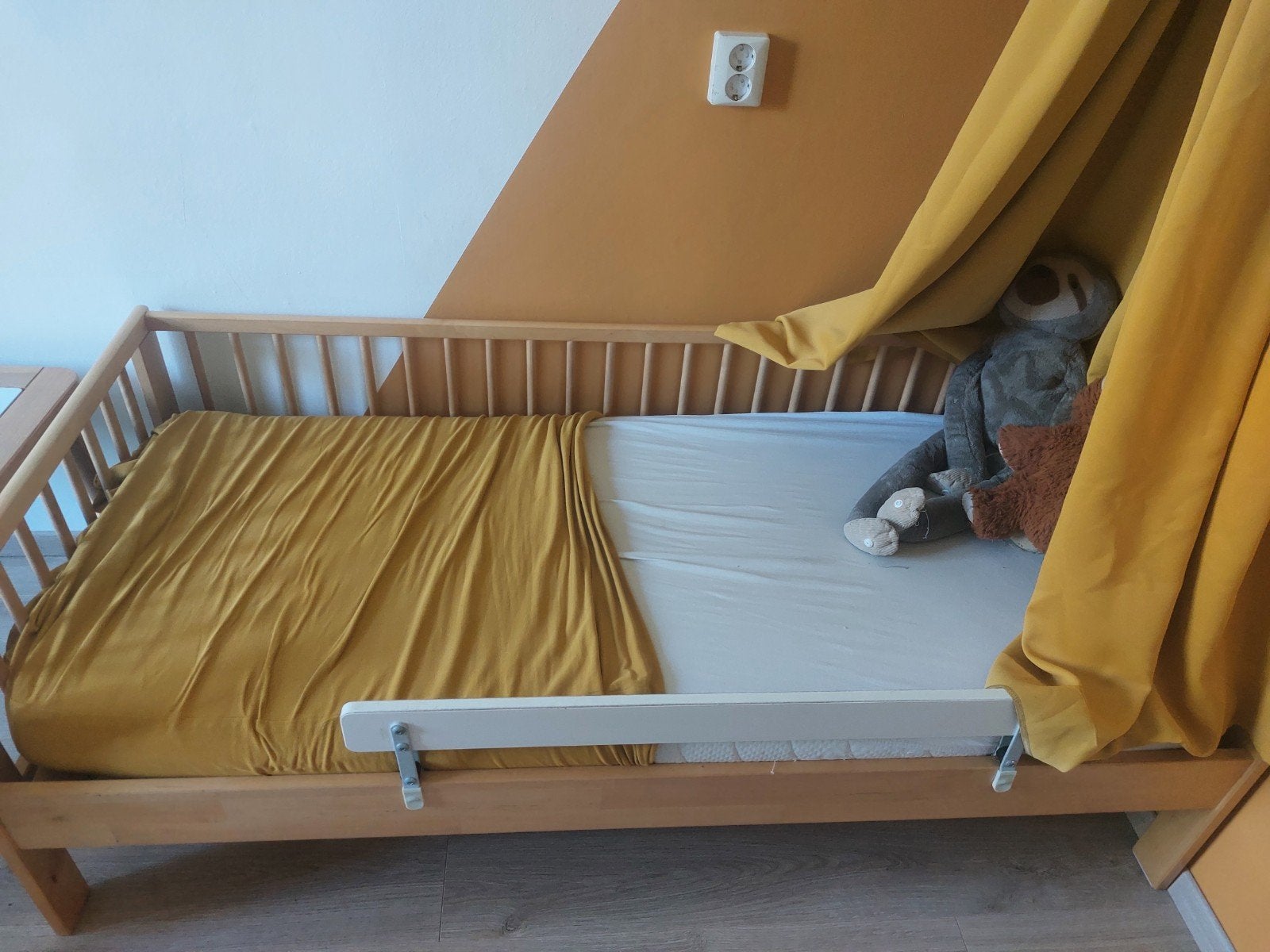 Peuterbed met optioneel matras en beddengoed, Ophalen of Verzenden