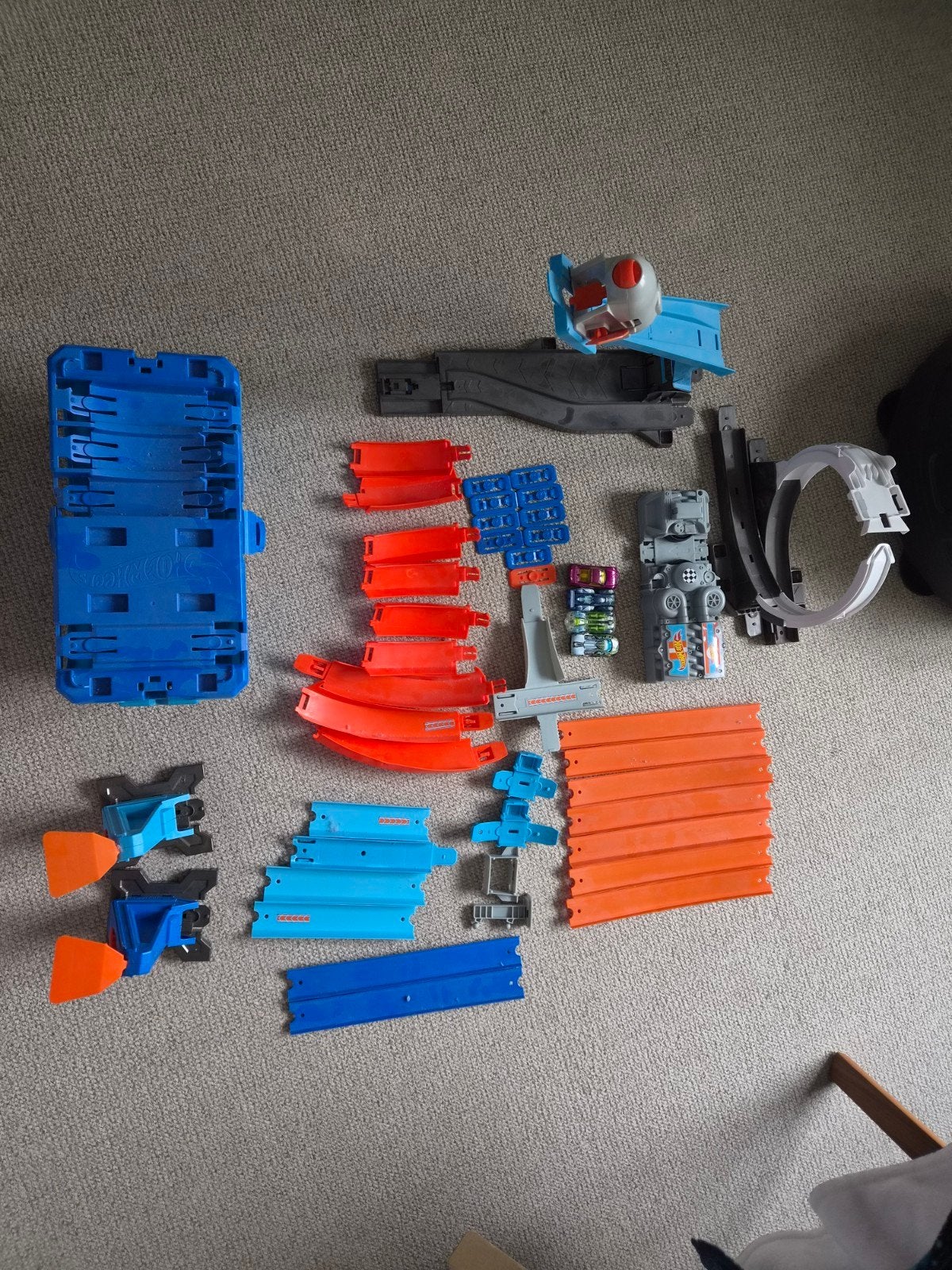Hot Wheels Racebaan Set met Auto's en Opbergbox, Ophalen, Met looping, Racebaan, Gebruikt