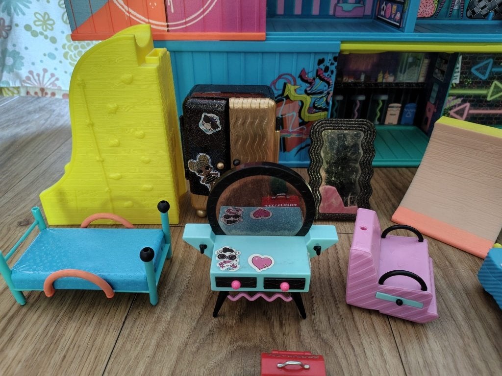 Foto 4 van LOL poppenhuis compleet