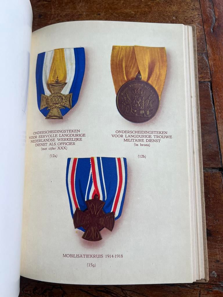 Nederlands KNIL KL voorschrift medaille etc prachtige platen, Verzenden, Nederland, Boek of Tijdschrift