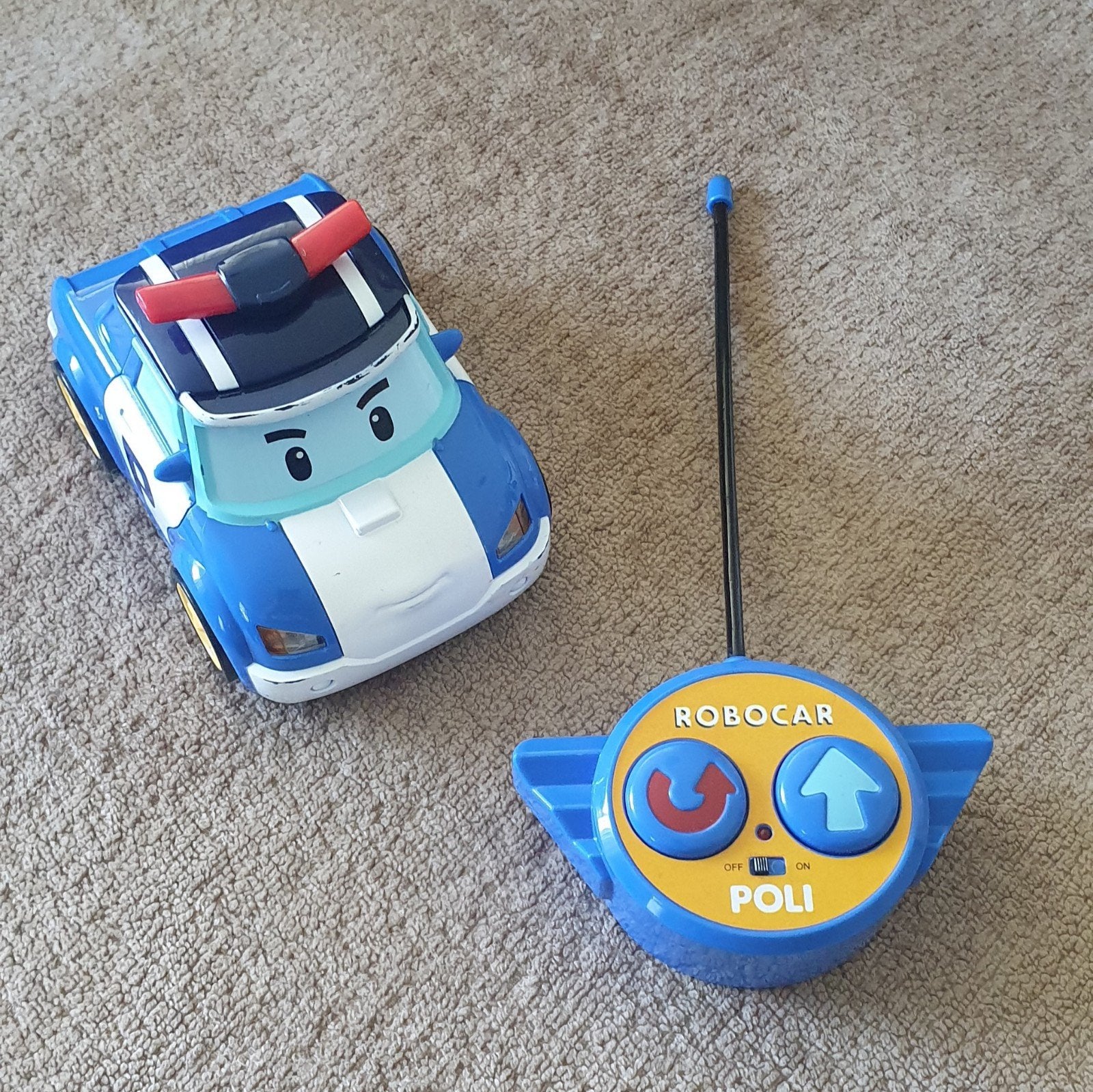 Bestuurbare auto Robocar Poli, Kinderen en Baby's, Speelgoed | Speelgoedvoertuigen, Ophalen of Verzenden, Gebruikt, Afstandsbediening