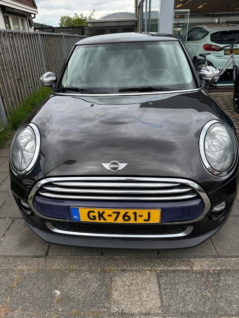Mini 1.5 Cooper 2015  Ned. Auto Dealer onderhouden, Voorwielaandrijving, Zwart, Bruin, 4 stoelen