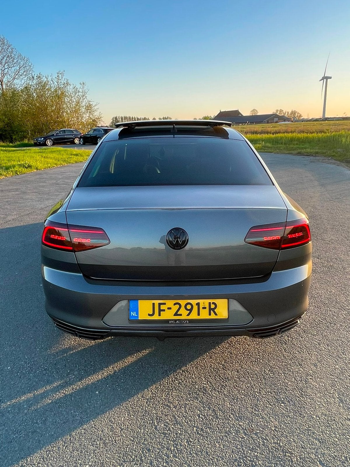 Foto 12 van Volkswagen Passat 1.6 TDI bwj 2016 sedan luxe uitvoering
